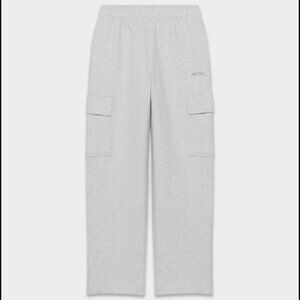 ARITZIA Cozy Sweatfleece Mega Cargo Sweatpant Gray M Short